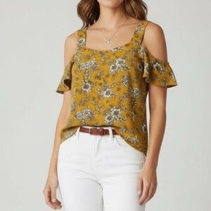 🤍🤍 Floral Cold Shoulder Top